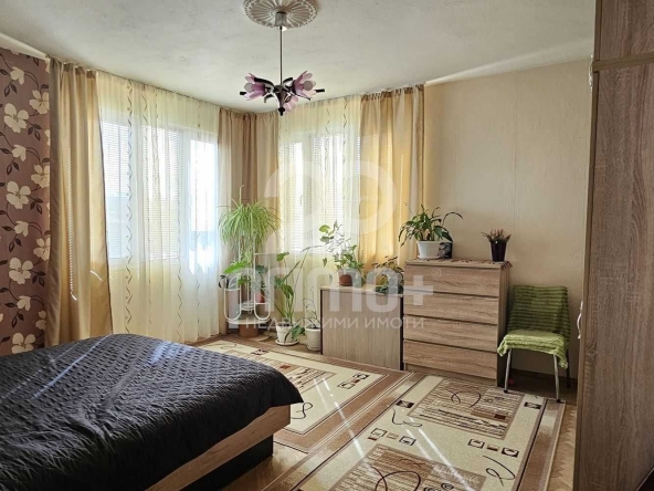 Етаж от къща в Велико Търново, Акация - 95 кв.м за 1422 €/кв.м - Снимка #1