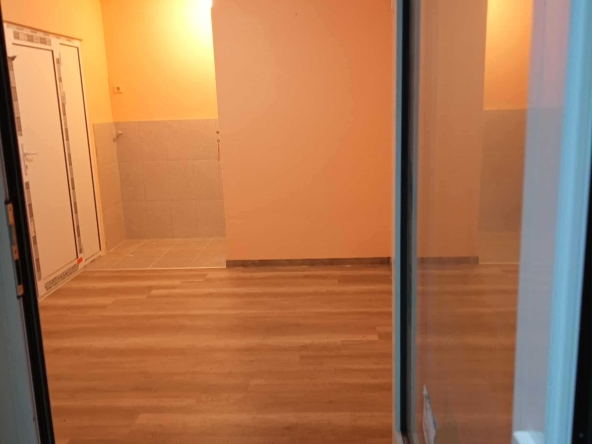 Дава се под наем Офис в Бургас, Братя Миладинови - 18 кв.м за 180 € - Снимка #1