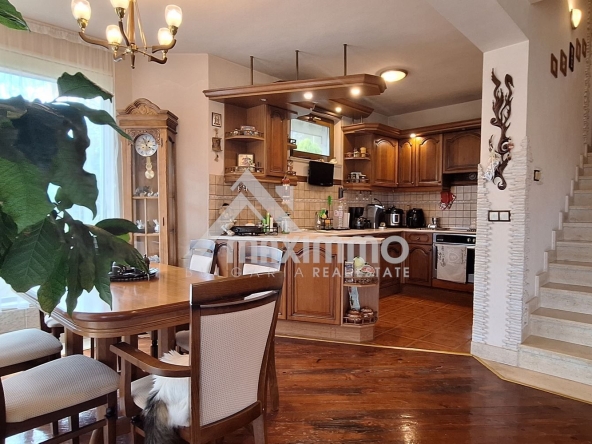 Къща в Варна, Виница - 298 кв.м за 676 €/кв.м - Снимка #1