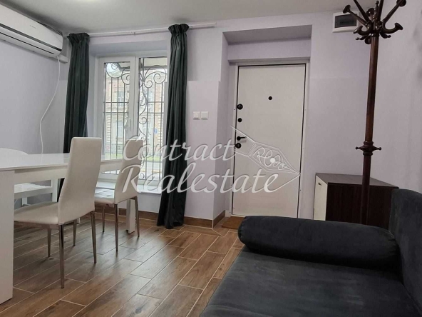 Дава се под наем Двустаен апартамент в Варна, Център - 40 кв.м за 357 € - Снимка #1