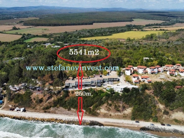 Парцел в Бяла - 5541 кв.м за 45 €/кв.м - Снимка #1