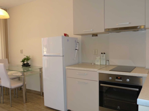 Дава се под наем Двустаен апартамент в София, Лозенец - 68 кв.м за 648.21 € - Снимка #1