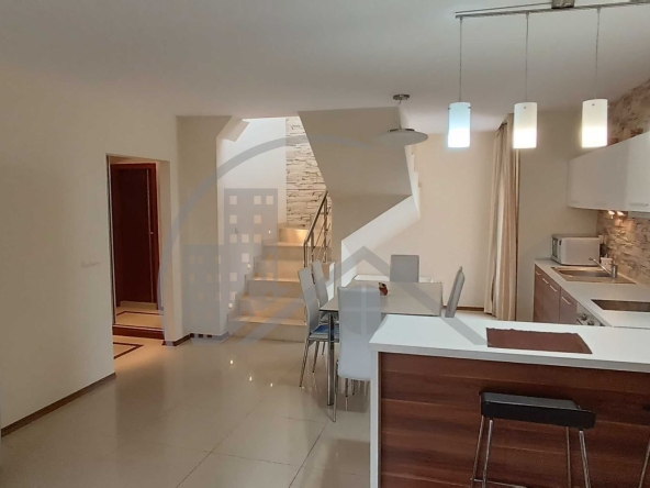 Мезонет в к.к. Златни пясъци - 200 кв.м за 1475 €/кв.м - Снимка #1