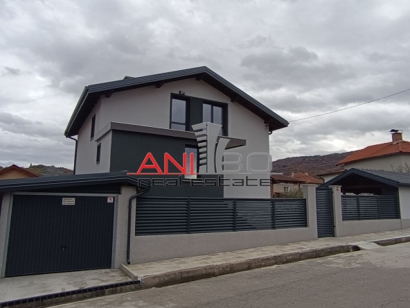 Къща в с. Радуил, Област София-област - 232 кв.м за 936 €/кв.м - Снимка #1