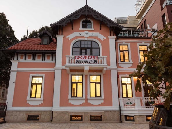 Къща в Варна, Център - 594 кв.м за 945 €/кв.м - Снимка #1