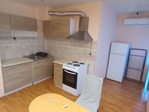 Дава се под наем Двустаен апартамент в Варна, Конфуто - 50 кв.м за 348.84 € - Снимка #1