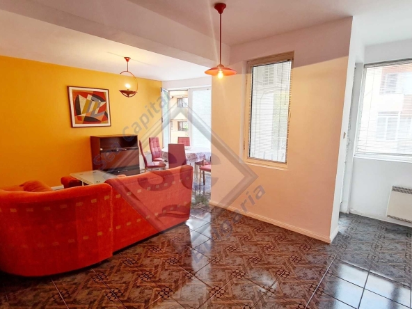 Дава се под наем Тристаен апартамент в Варна, Червен площад - 92 кв.м за 510 € - Снимка #1
