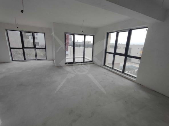 Многостаен апартамент в Варна, Бриз - 164 кв.м за 2201 €/кв.м - Снимка #1