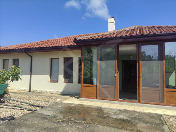 Къща в с. Царичино, Област Добрич - 120 кв.м за 1084 €/кв.м - Снимка #1