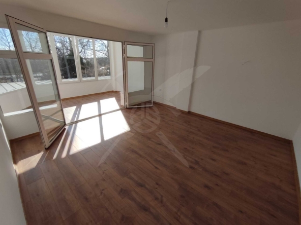 Двустаен апартамент в Варна, Бриз - 61 кв.м за 1966 €/кв.м - Снимка #1