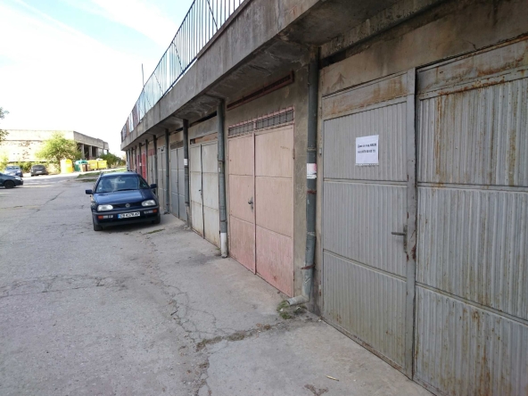 Дава се под наем Гараж / Паркомясто в Габрово, Младост - 24 кв.м за 51 € - Снимка #1