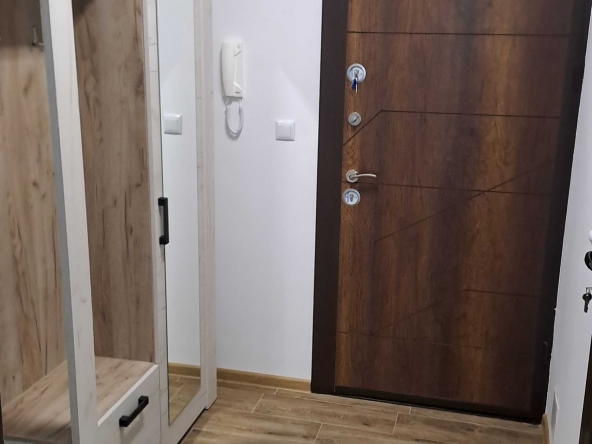 Дава се под наем Едностаен апартамент в Бургас, Изгрев - 47 кв.м за 459 € - Снимка #1