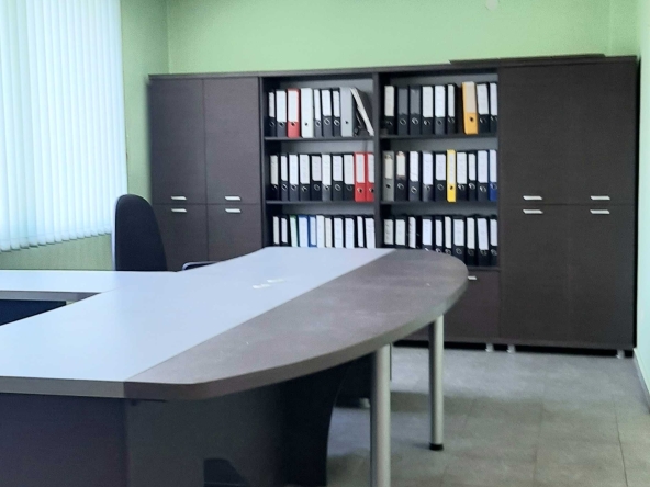 Дава се под наем Офис в Търговище, Център - 40 кв.м за 153 € - Снимка #1