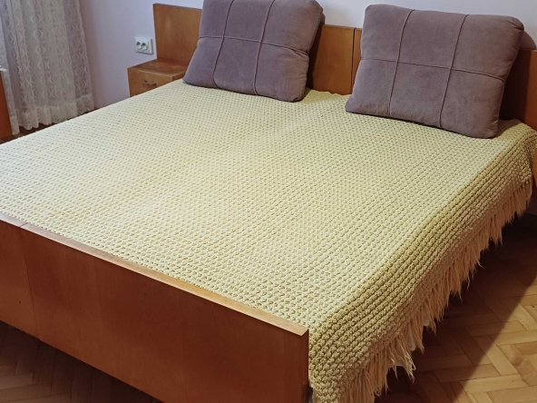 Дава се под наем Тристаен апартамент в Пловдив, Въстанически - 81 кв.м за 561 € - Снимка #1