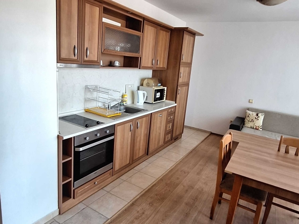 Дава се под наем Двустаен апартамент в Несебър - 63 кв.м за 200 € - Снимка #1