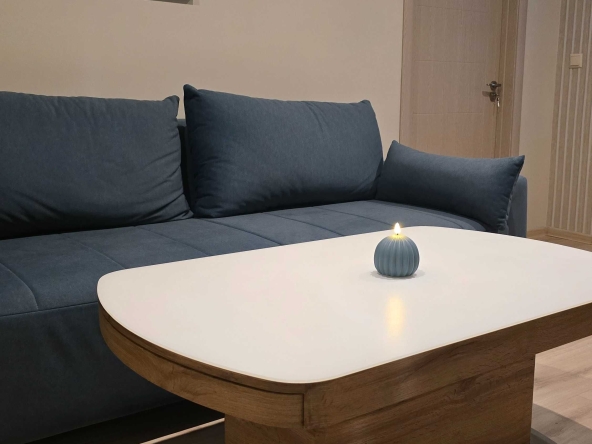 Дава се под наем Тристаен апартамент в Варна, ВИНС - 65 кв.м за 714 € - Снимка #1