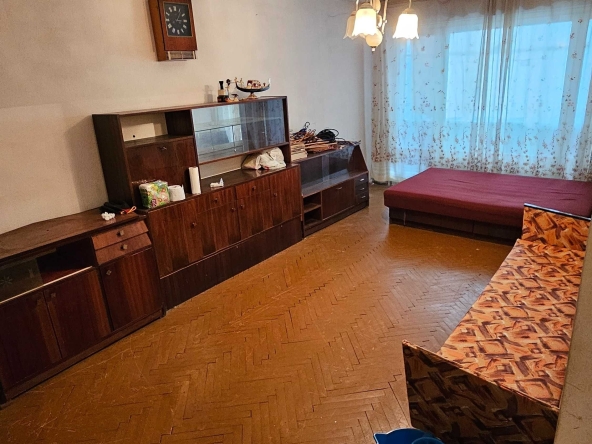 Тристаен апартамент в Ямбол, Граф Игнатиев - 60 кв.м за 1105 €/кв.м - Снимка #1