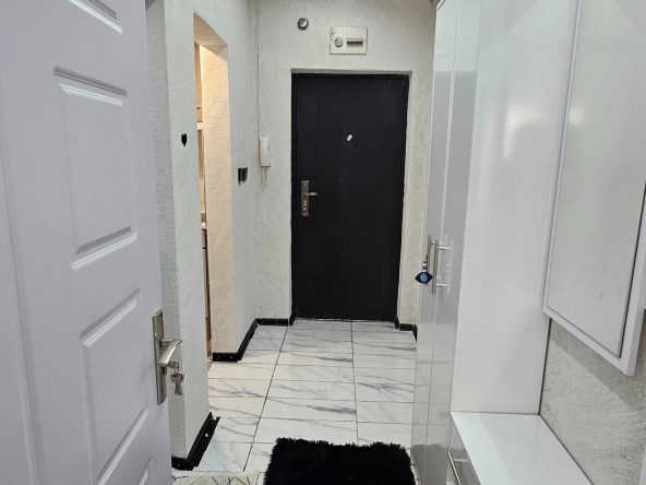 Дава се под наем Двустаен апартамент в Стара Загора, Три чучура - север - 50 кв.м за 408 € - Снимка #1