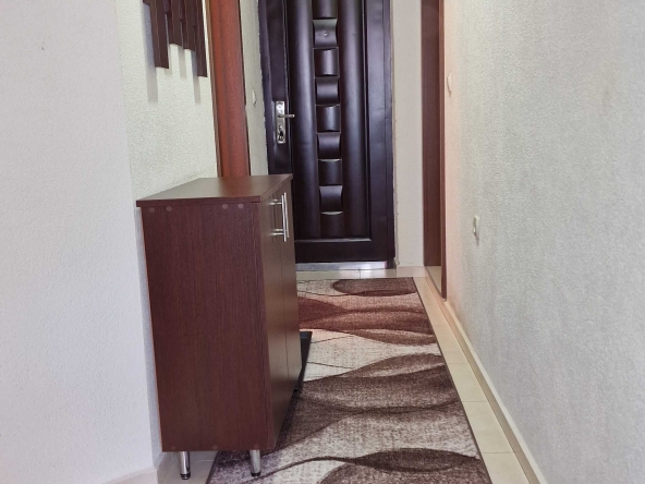 Дава се под наем Двустаен апартамент в Петрич - 65 кв.м за 280.5 € - Снимка #1