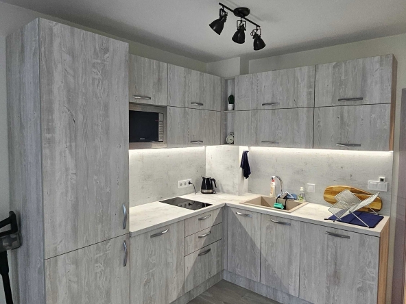 Дава се под наем Двустаен апартамент в София, Зона Б-18 - 58 кв.м за 28.05 € - Снимка #1