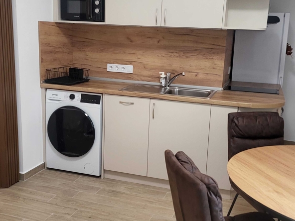 Дава се под наем Двустаен апартамент в София, Връбница 2 - 55 кв.м за 797.64 € - Снимка #1