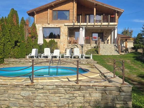 Хотел в Търговище, Център - 200 кв.м за 969 €/кв.м - Снимка #1