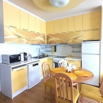 Дава се под наем Тристаен апартамент в София, Лозенец - 75 кв.м за 1047.03 € - Снимка #1