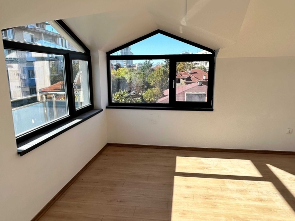 Тристаен апартамент в Пловдив, Кършияка - 105 кв.м за 1429 €/кв.м - Снимка #1