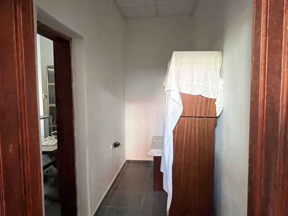 Дава се под наем Офис в Бургас, Център - 35 кв.м за 300 € - Снимка #1