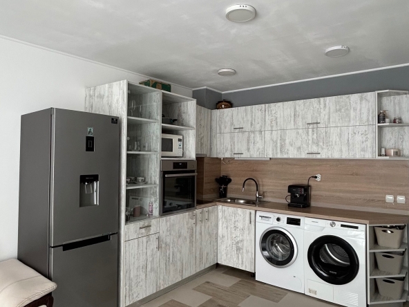 Тристаен апартамент в Пловдив, Мараша - 78 кв.м за 2436 €/кв.м - Снимка #1