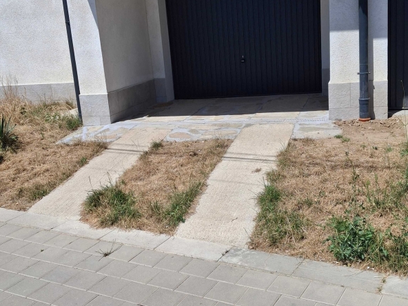 Дава се под наем Гараж / Паркомясто в София, Младост 3 - 20 кв.м за 178.5 € - Снимка #1