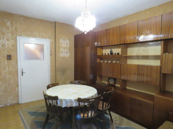 Дава се под наем Двустаен апартамент в Варна, Център - 55 кв.м за 239.7 € - Снимка #1