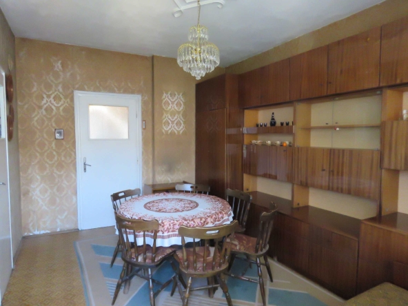 Дава се под наем Двустаен апартамент в Варна, Център - 60 кв.м за 219.3 € - Снимка #1