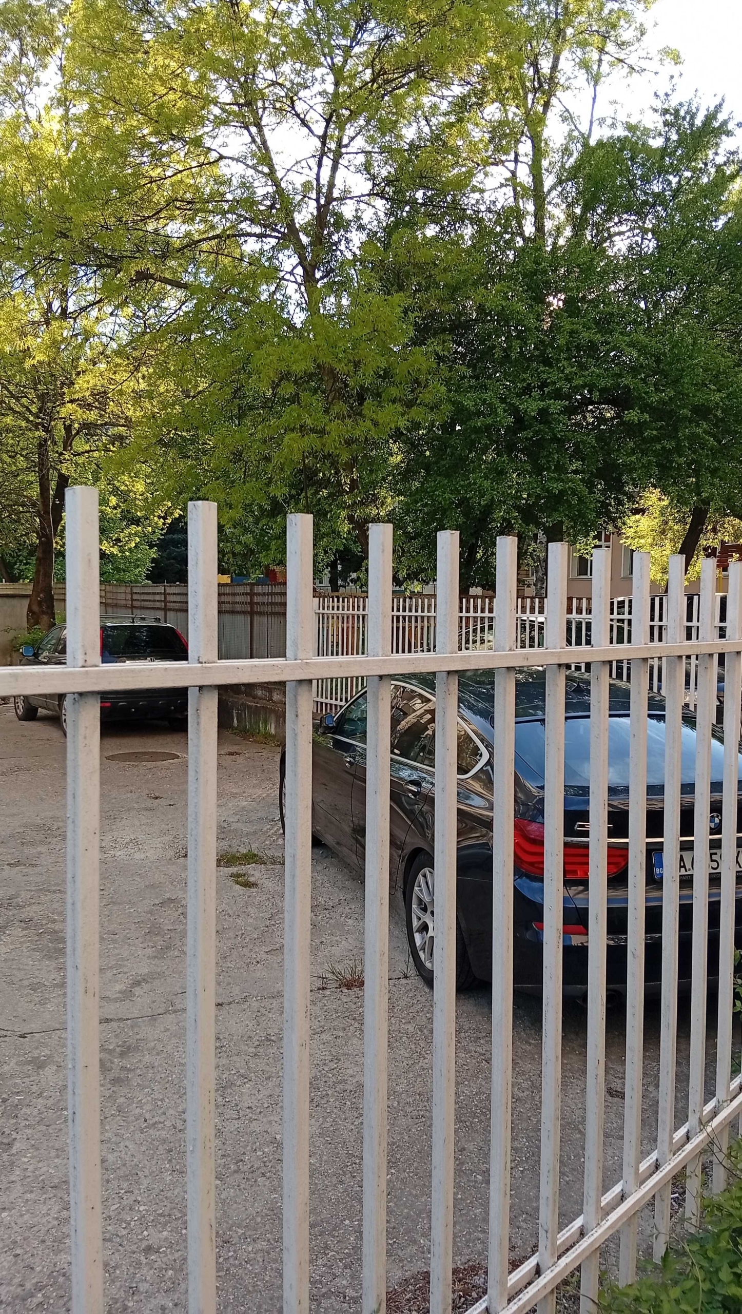 Дава се под наем Гараж / Паркомясто в София, Бояна - 6 кв.м за 179.52 € - Снимка #1