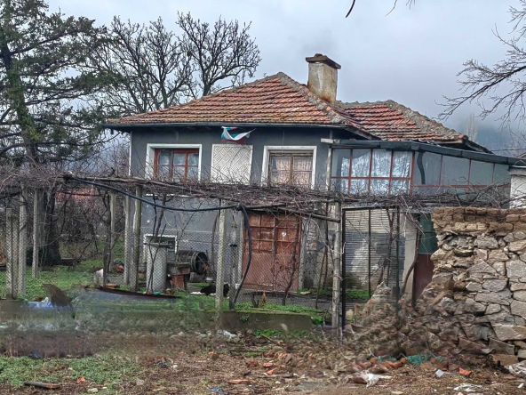 Къща в с. Сборище, Област Сливен - 90 кв.м за 150 €/кв.м - Снимка #1