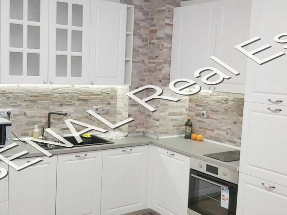 Дава се под наем Двустаен апартамент в София, Център - 82 кв.м за 750 € - Снимка #1
