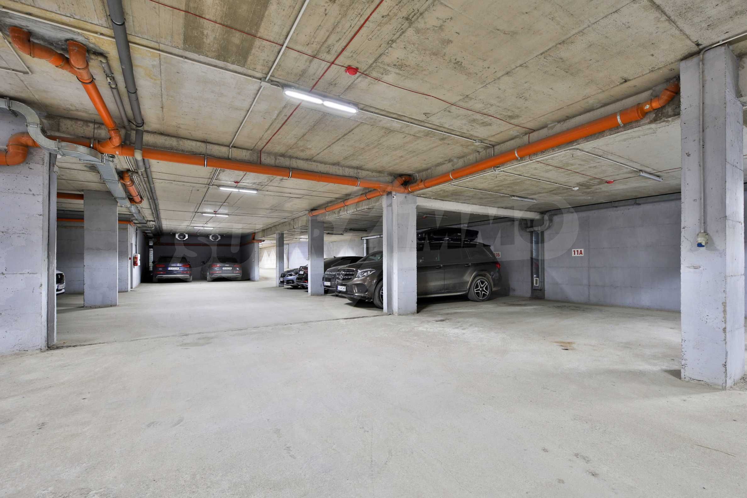 Дава се под наем Гараж / Паркомясто в Варна, Левски - 15 кв.м за 119.34 € - Снимка #1