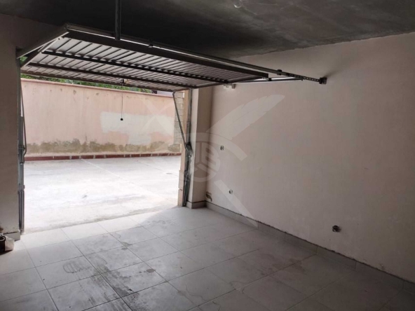 Гараж / Паркомясто в Варна, Левски - 17 кв.м за 2648 €/кв.м - Снимка #1