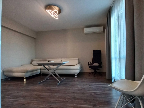 Дава се под наем Тристаен апартамент в София, Студентски град - 130 кв.м за 1295.4 € - Снимка #1