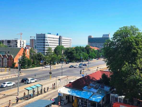 Дава се под наем Двустаен апартамент в София, Бъкстон - 72 кв.м за 430 € - Снимка #1