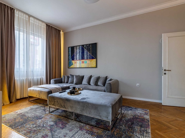 Дава се под наем Тристаен апартамент в София, Младост 1 - 120 кв.м за 1296.42 € - Снимка #1