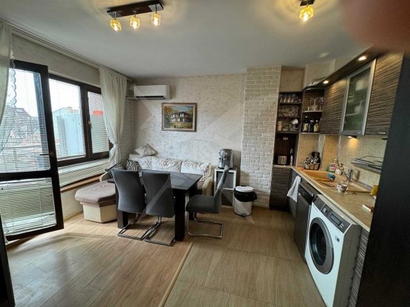 Тристаен апартамент в Варна, Колхозен пазар - 70 кв.м за 2070 €/кв.м - Снимка #1