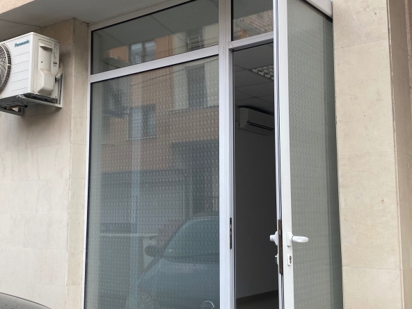 Дава се под наем Офис в Гоце Делчев - 30 кв.м за 144.33 € - Снимка #1