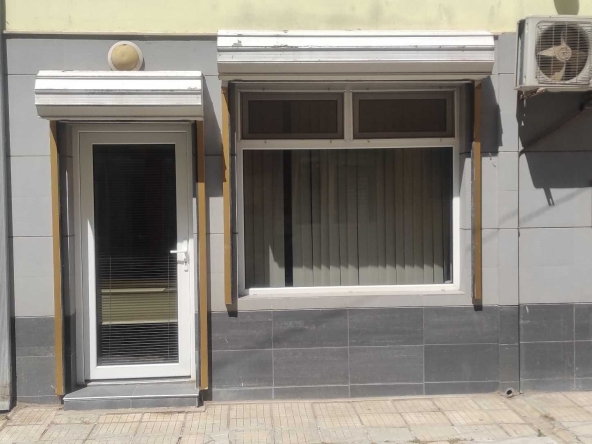 Дава се под наем Офис в Варна, Колхозен пазар - 43 кв.м за 255 € - Снимка #1