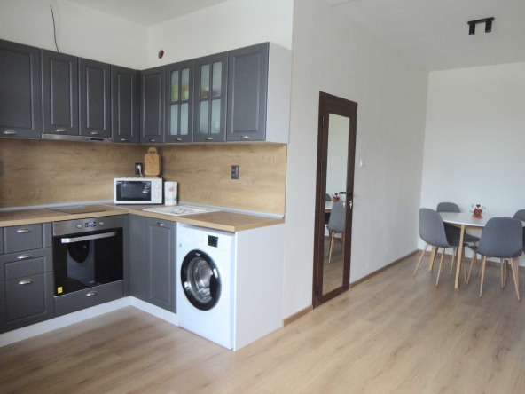 Дава се под наем Двустаен апартамент в Божурище - 70 кв.м за 382.5 € - Снимка #1