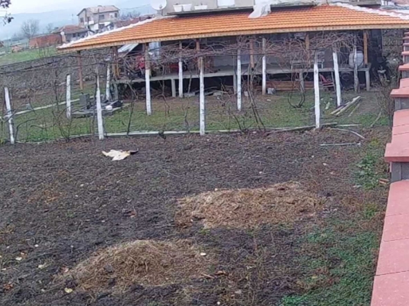 Къща в Казанлък - 1000 кв.м за 82 €/кв.м - Снимка #1