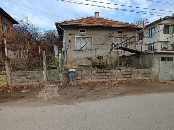 Къща в Мездра - 66 кв.м за 997 €/кв.м - Снимка #1