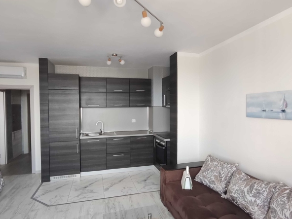 Дава се под наем Двустаен апартамент в Варна, Терапевтична болница - 60 кв.м за 561 € - Снимка #1