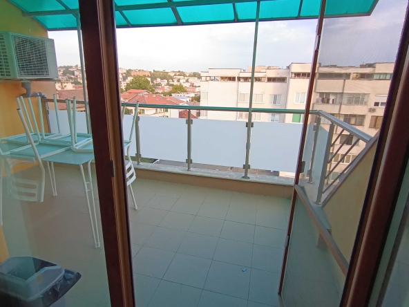 Дава се под наем Двустаен апартамент в Плевен, Дружба 1 - 60 кв.м за 331.5 € - Снимка #1