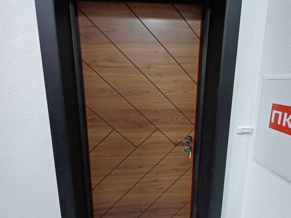 Дава се под наем Тристаен апартамент в Варна, Център - 90 кв.м за 850 € - Снимка #1